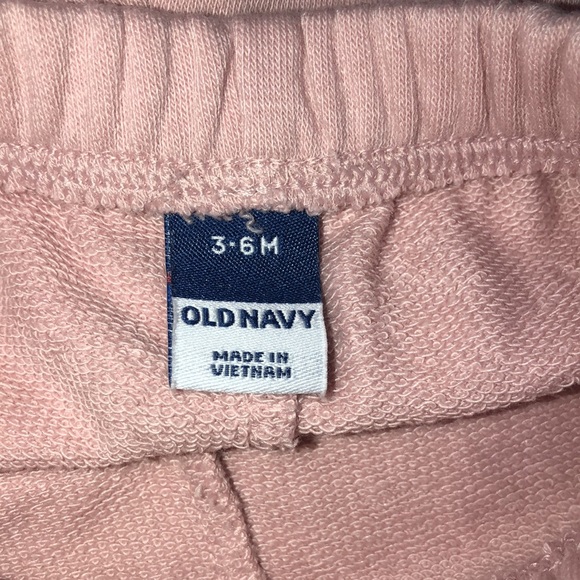 Baby girl Old Navy shorts - Picture 4 of 4